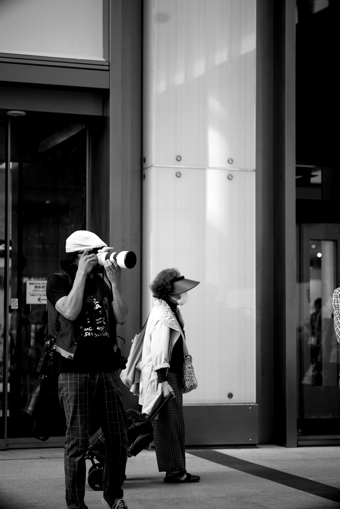 撮るか撮られるか