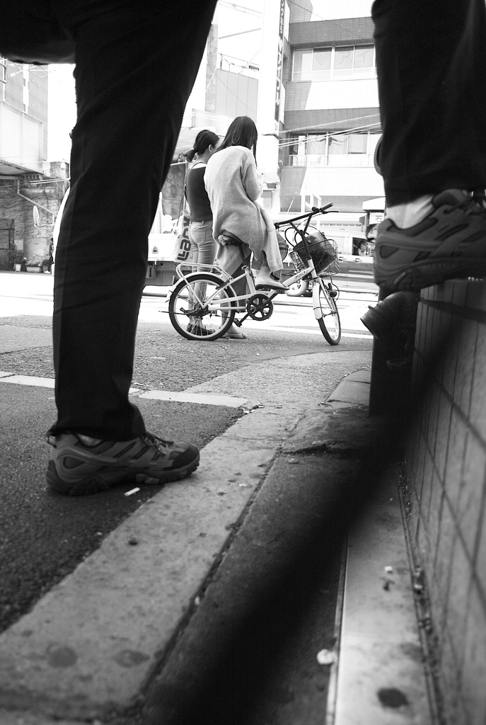 街角で