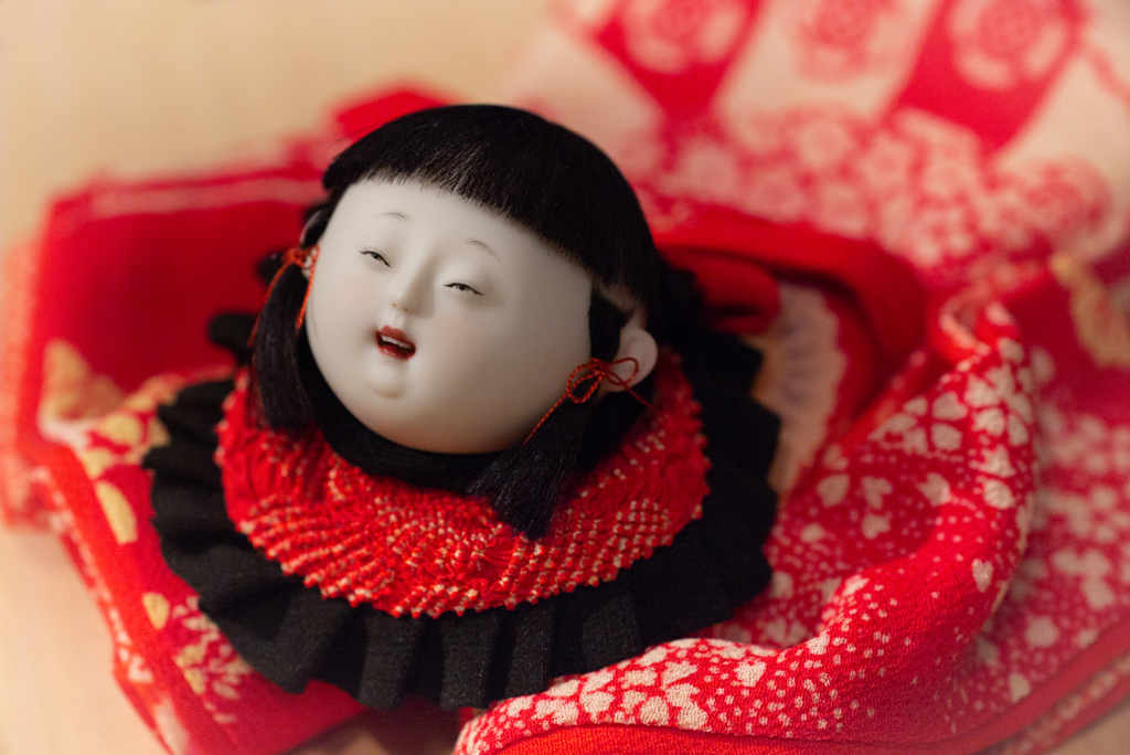 いにしえの御所人形　　〜這い子〜