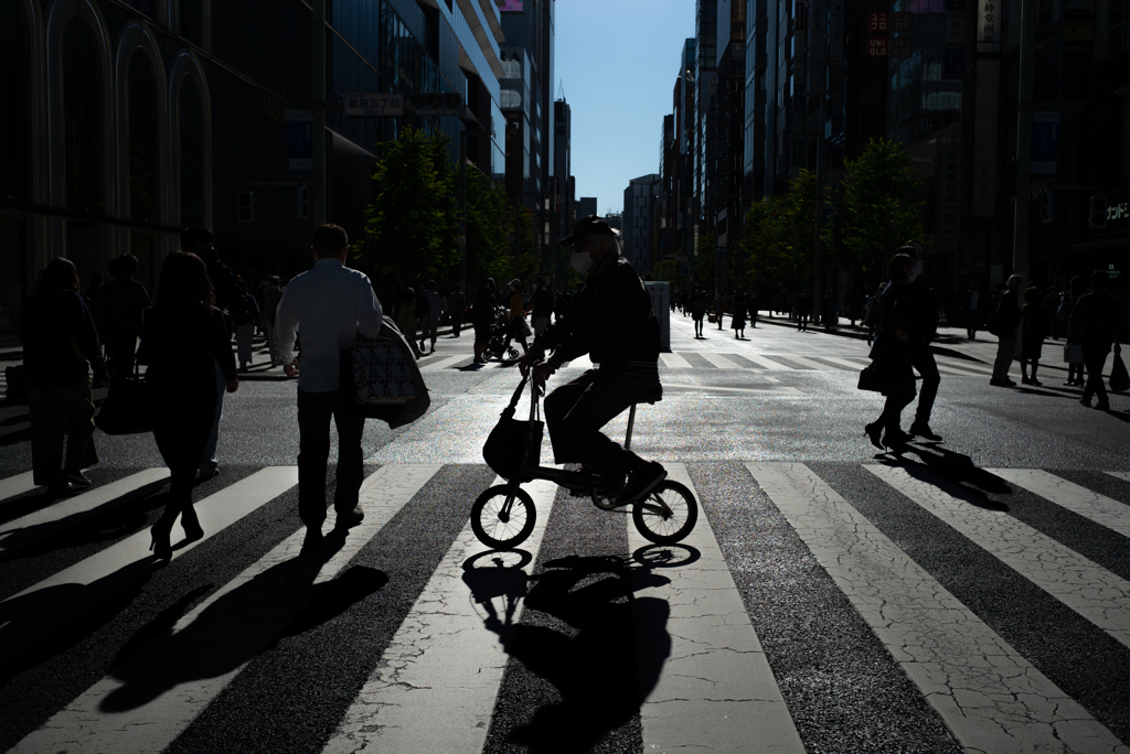 ザギン は自転車通行禁止。いい被写体になったので許す！