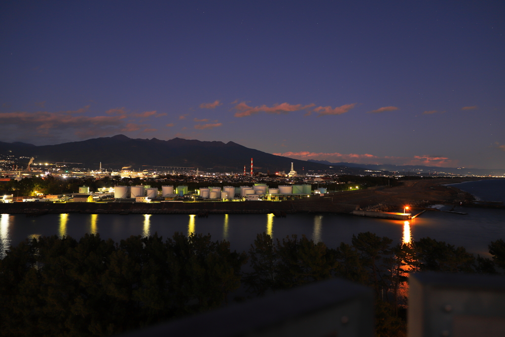 コンビナートの灯火　2