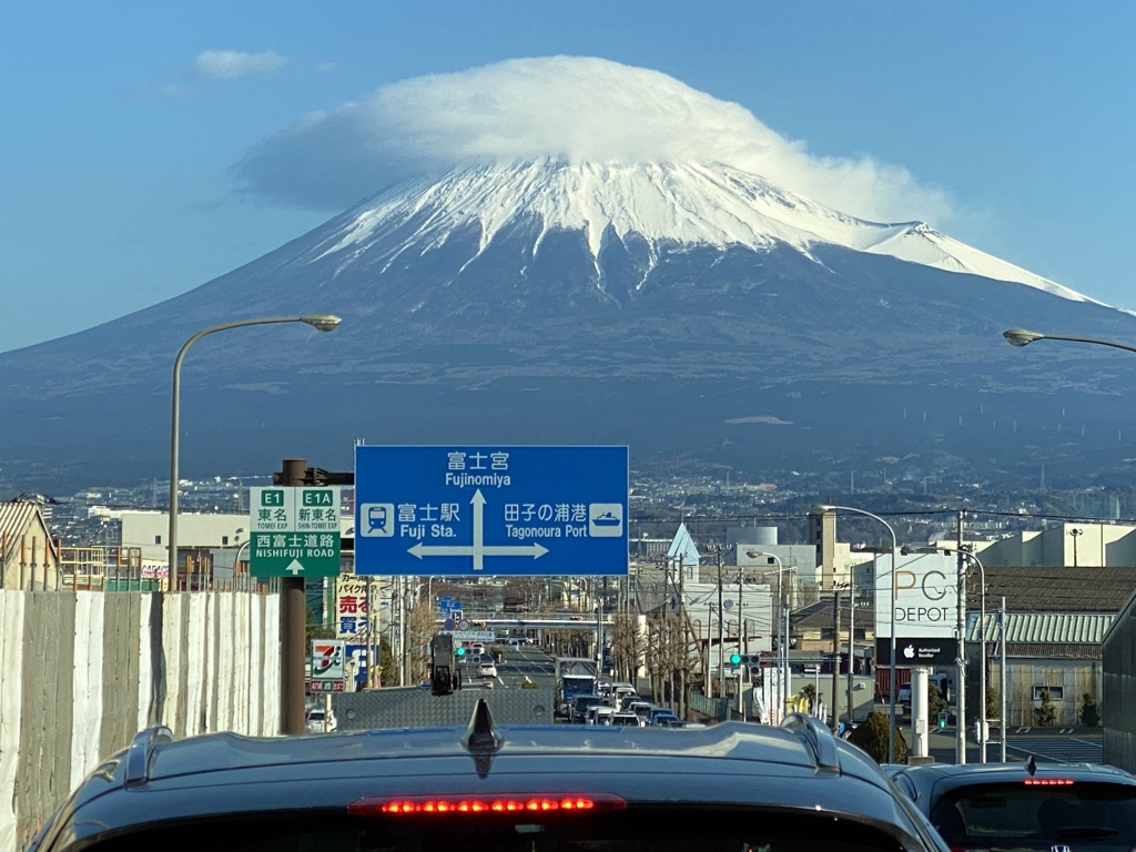 信号待ちで富士山　20