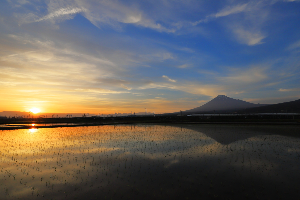 田園の夕暮れ