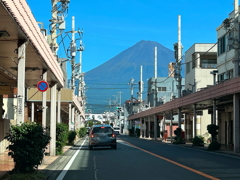 アーケード街からの富士