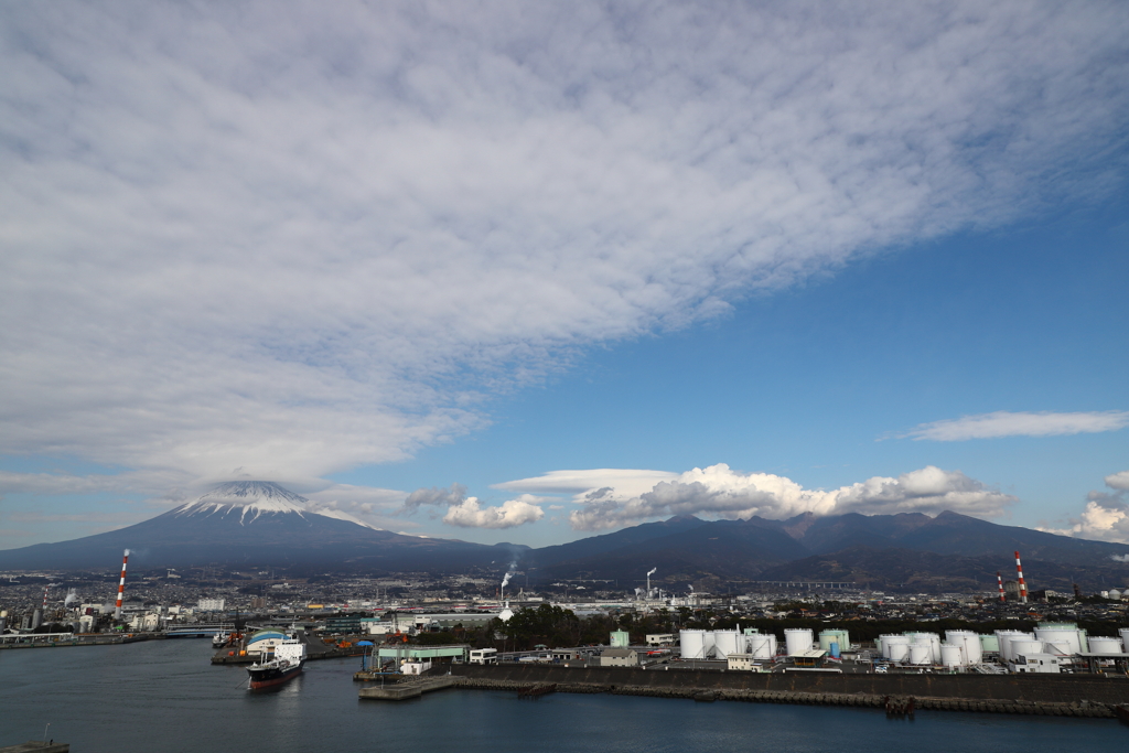 笠雲広がる　3