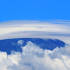 雲の間から