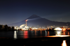 田子の浦港　夜の帳