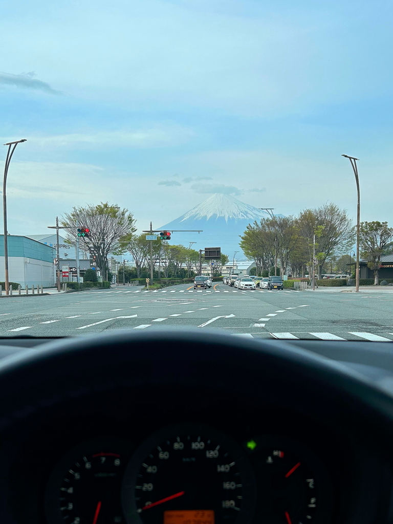 信号待ちで富士山　22