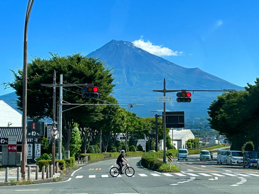 信号待ちで富士山 21