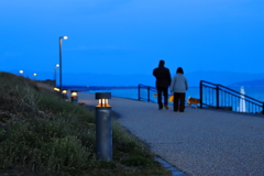 夕暮れの海岸通り