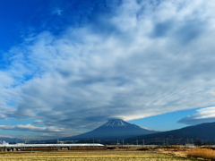 頂上から広がる雲