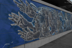 青連合本部前の壁画