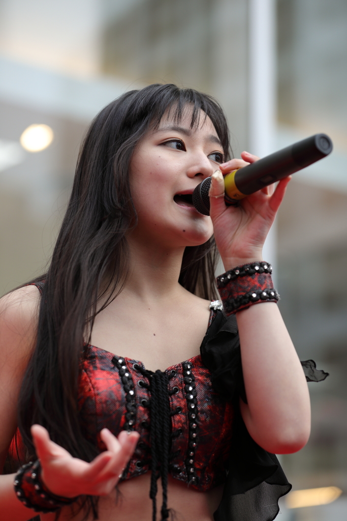 姫里綾美