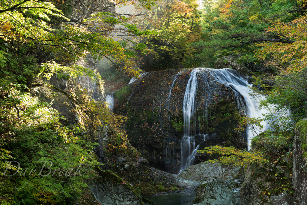 関山大滝　秋景