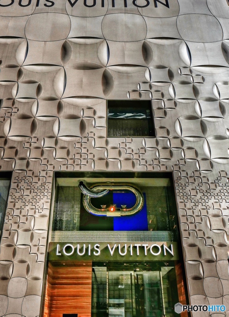 LOUIS VUITTON