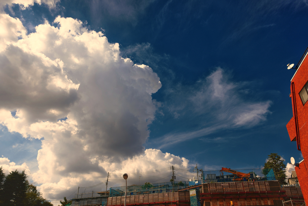 湧く夏雲