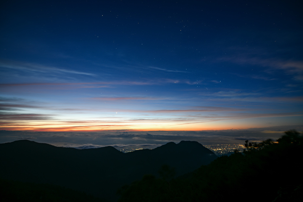 夜明けと星屑の輝き