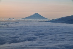 雲の向こう