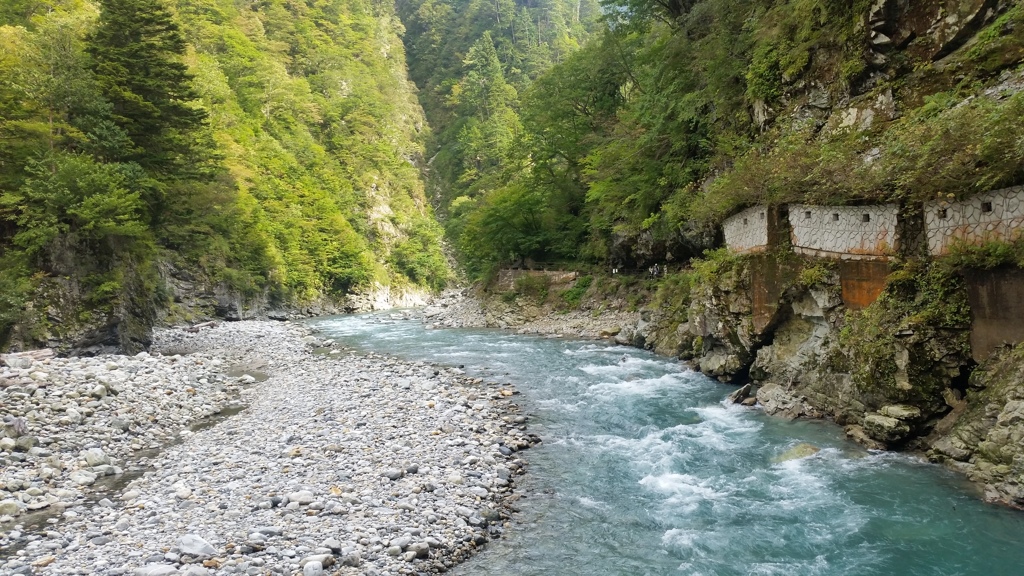 猿峡谷ー川ー