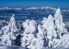 横手山スキ－場から