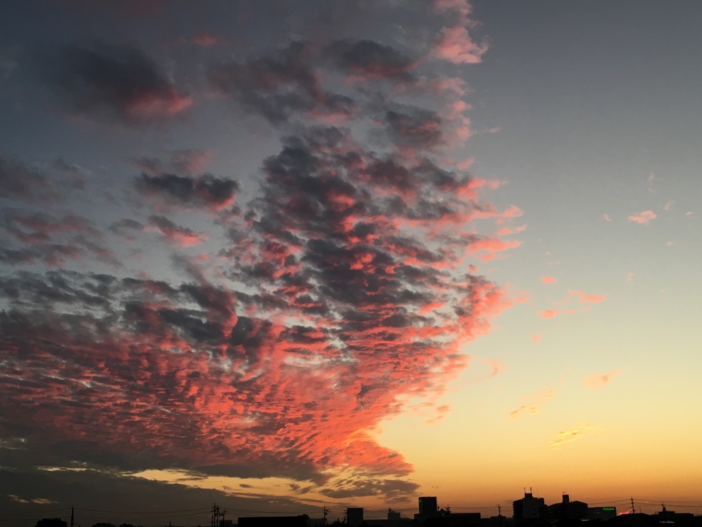 あかね色に染まる雲