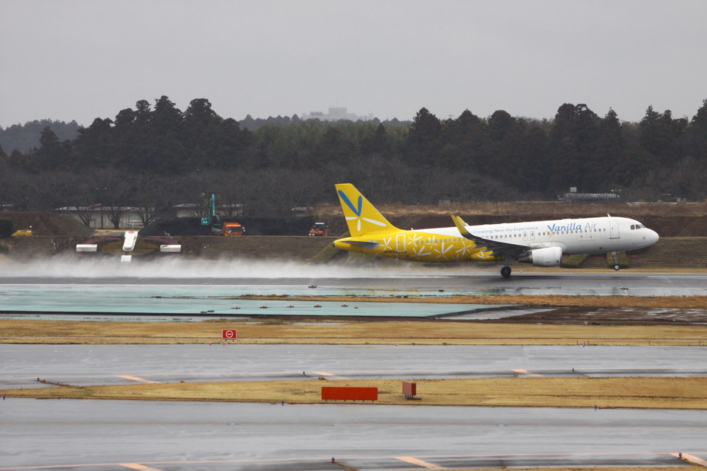 雨の空港