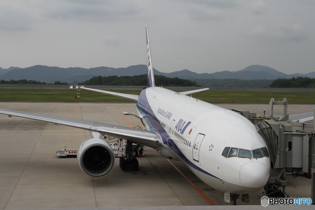 ANA　B777　@広島空港