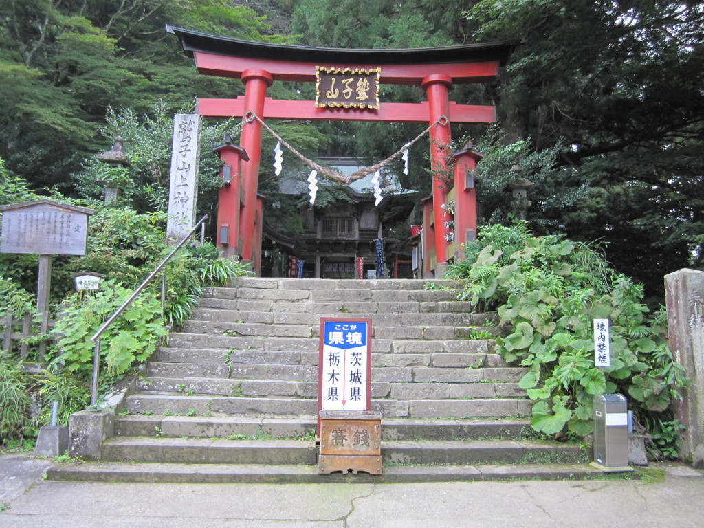 県境の神社