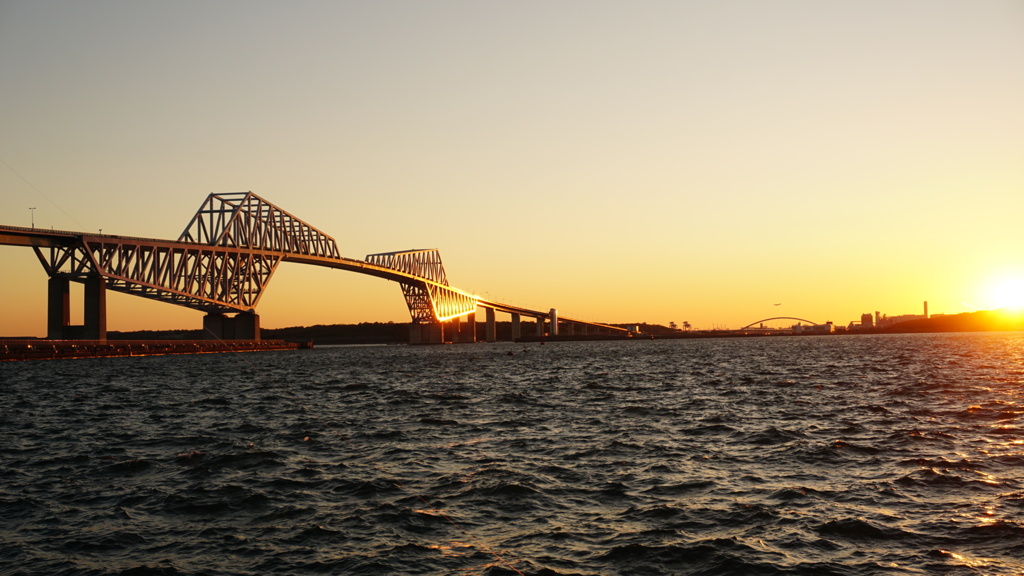 東京ゲートブリッジと夕陽