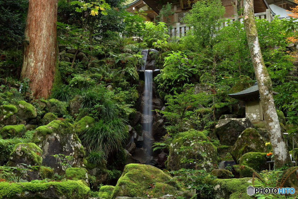 古寺の滝