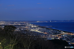 江の島は彼方に