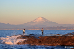 釣り人と富士山