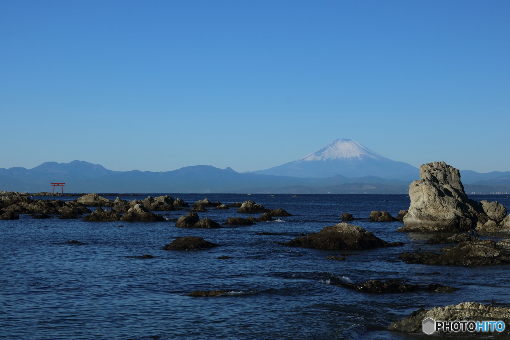 名島の鳥居と富士山