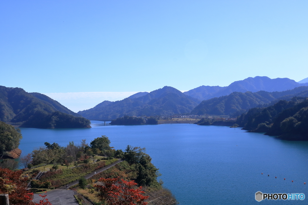宮ケ瀬湖の秋②