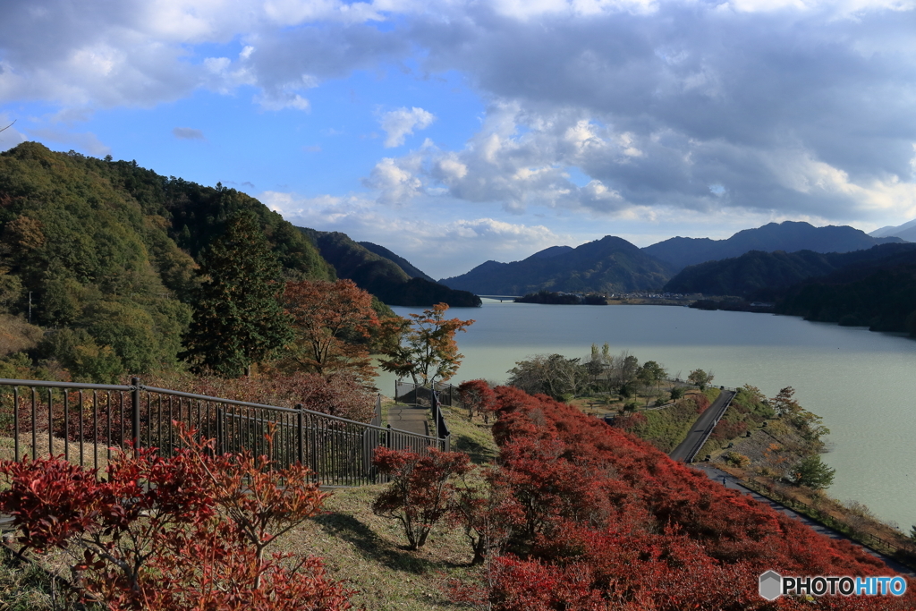 宮ケ瀬湖の秋②