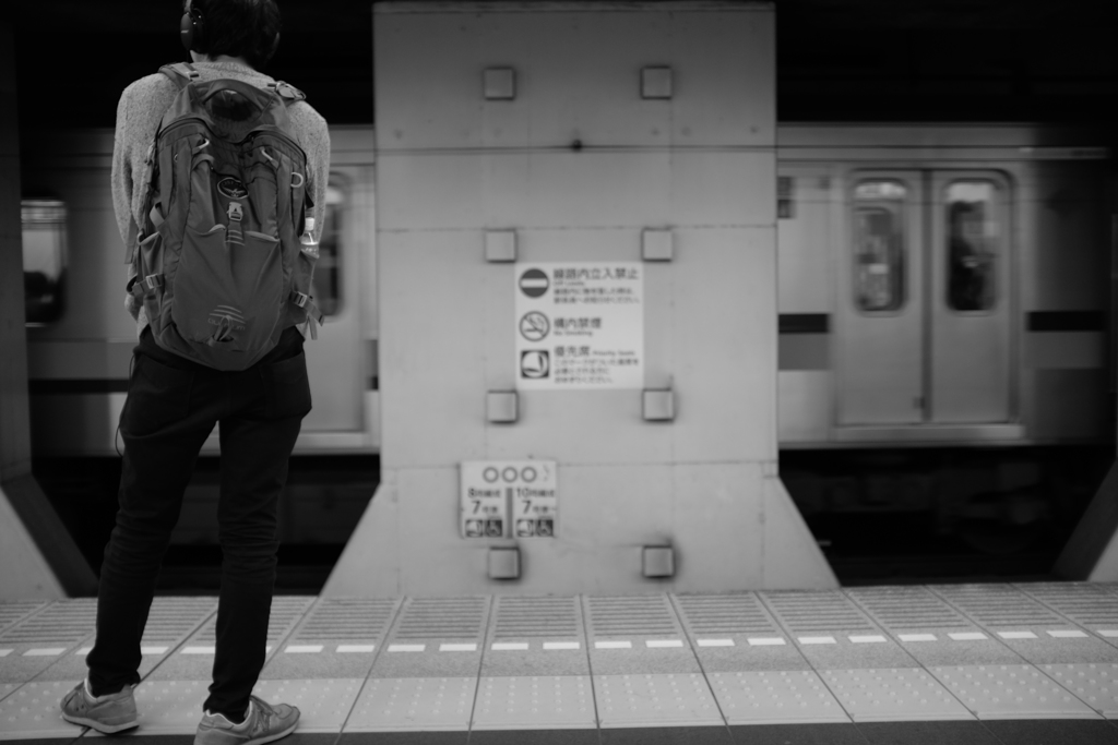 プラットホーム