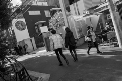 からかいながら逆に私の長所を熱心に屈託なく褒める態度