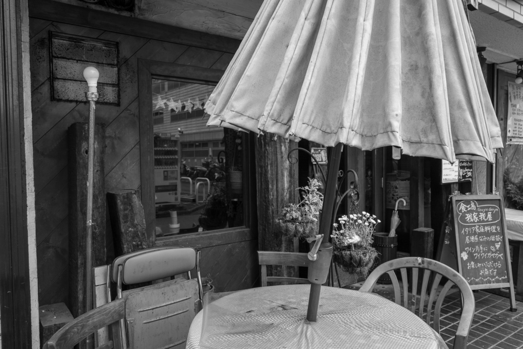 ランプの灯る山荘風別荘