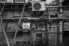 実験室やアトリエのように自分の探求には欠かせない素材