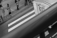 壁が大急ぎでべつの方向に移動する