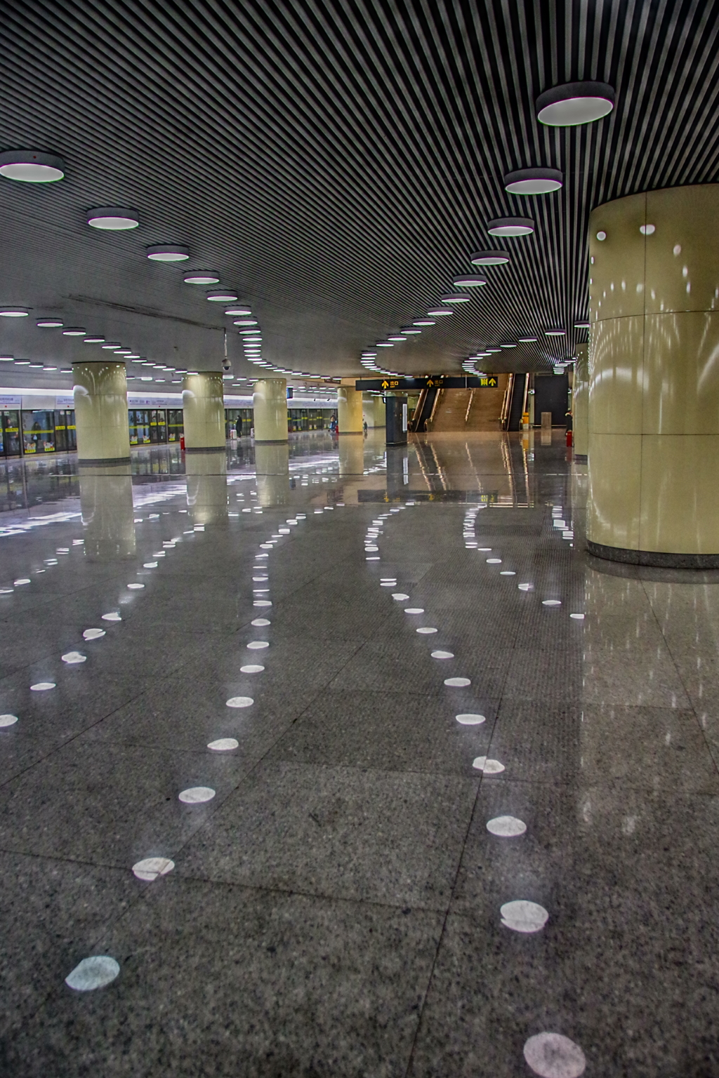 上海虹橋地下鉄駅