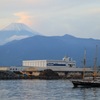 沼津港から見た富士山