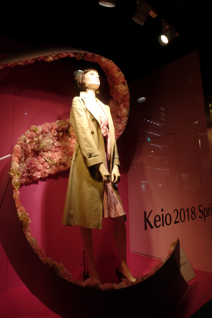 百貨店のウィンドウ