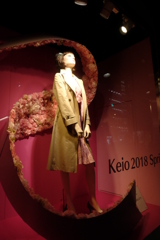 百貨店のウィンドウ