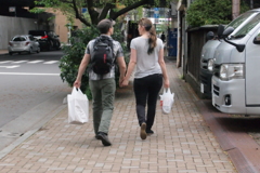 仲むつまじい外人カップル