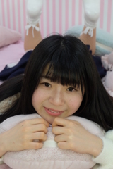 アイドルグループ　スリジエ候補生　白咲桃ちゃん　　18歳