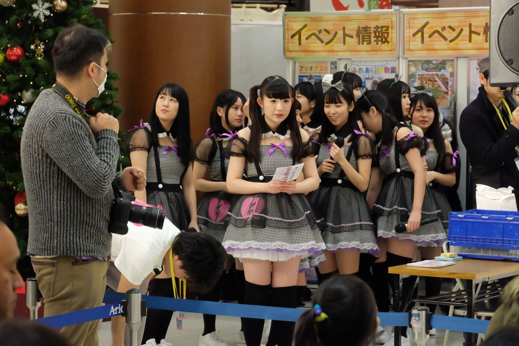 ＬＩＶＥ出番前緊張するスリジエ候補生のメンバー