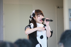 アイドルグループKiss Bee寒い中頑張る　大江れなちゃん