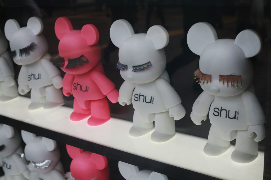 可愛いまつげの人形