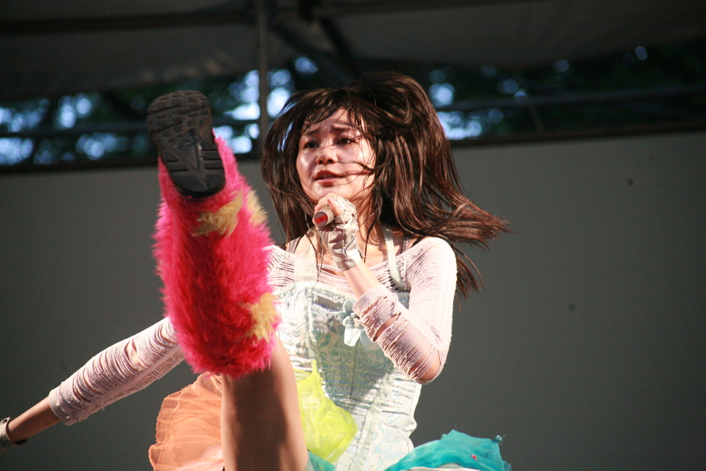 スチームガールズ黒瀬サラちゃんの強烈キック
